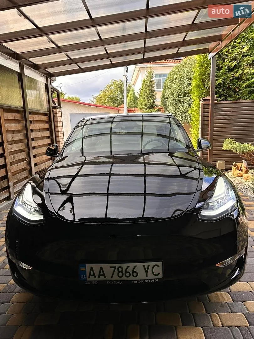 Tesla Model Y, 2021
