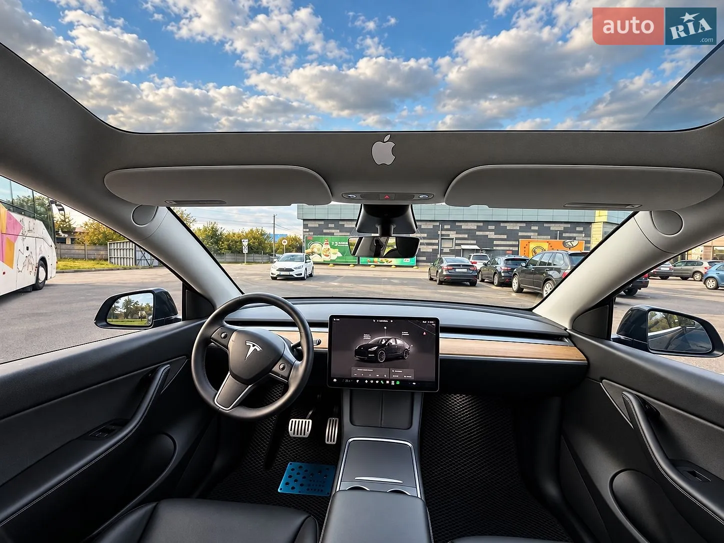 Tesla Model Y, 2022