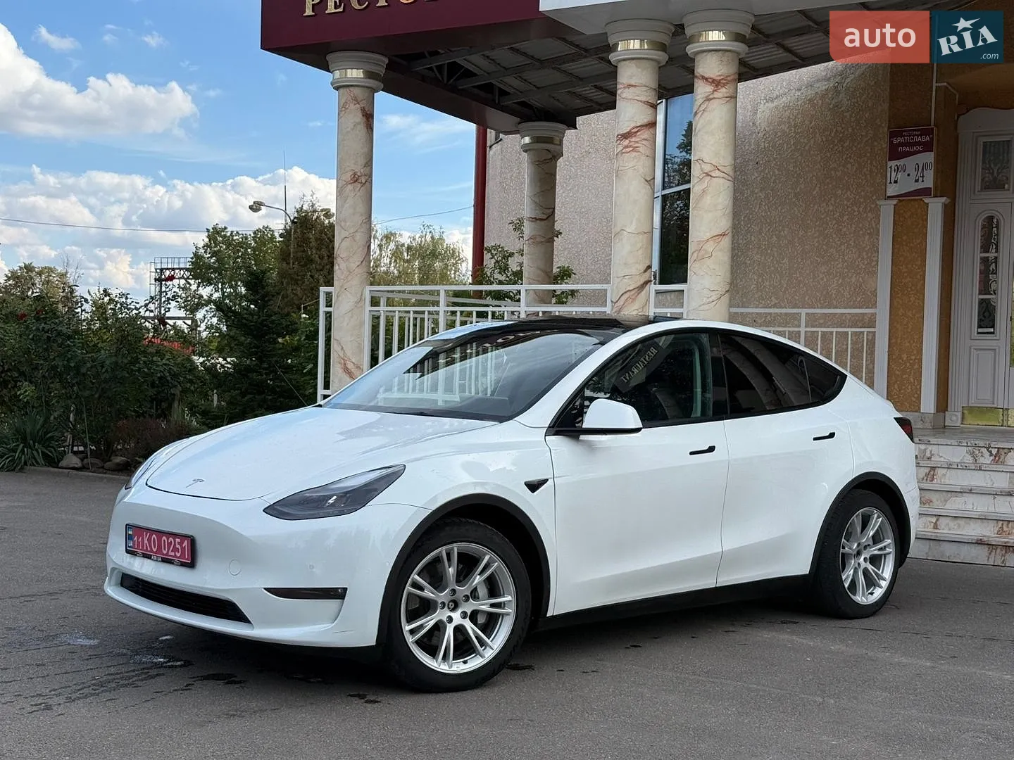 Tesla Model Y, 2022