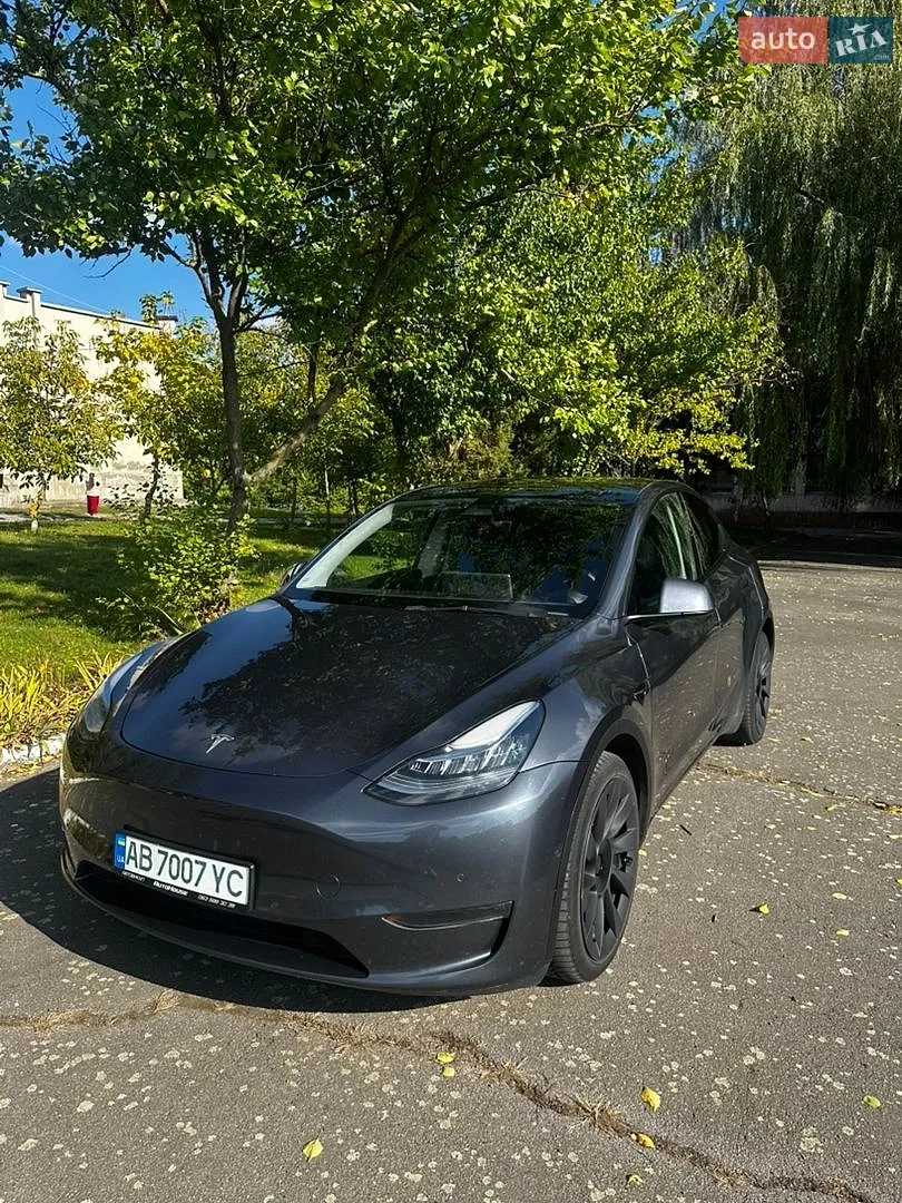 Tesla Model Y, 2022
