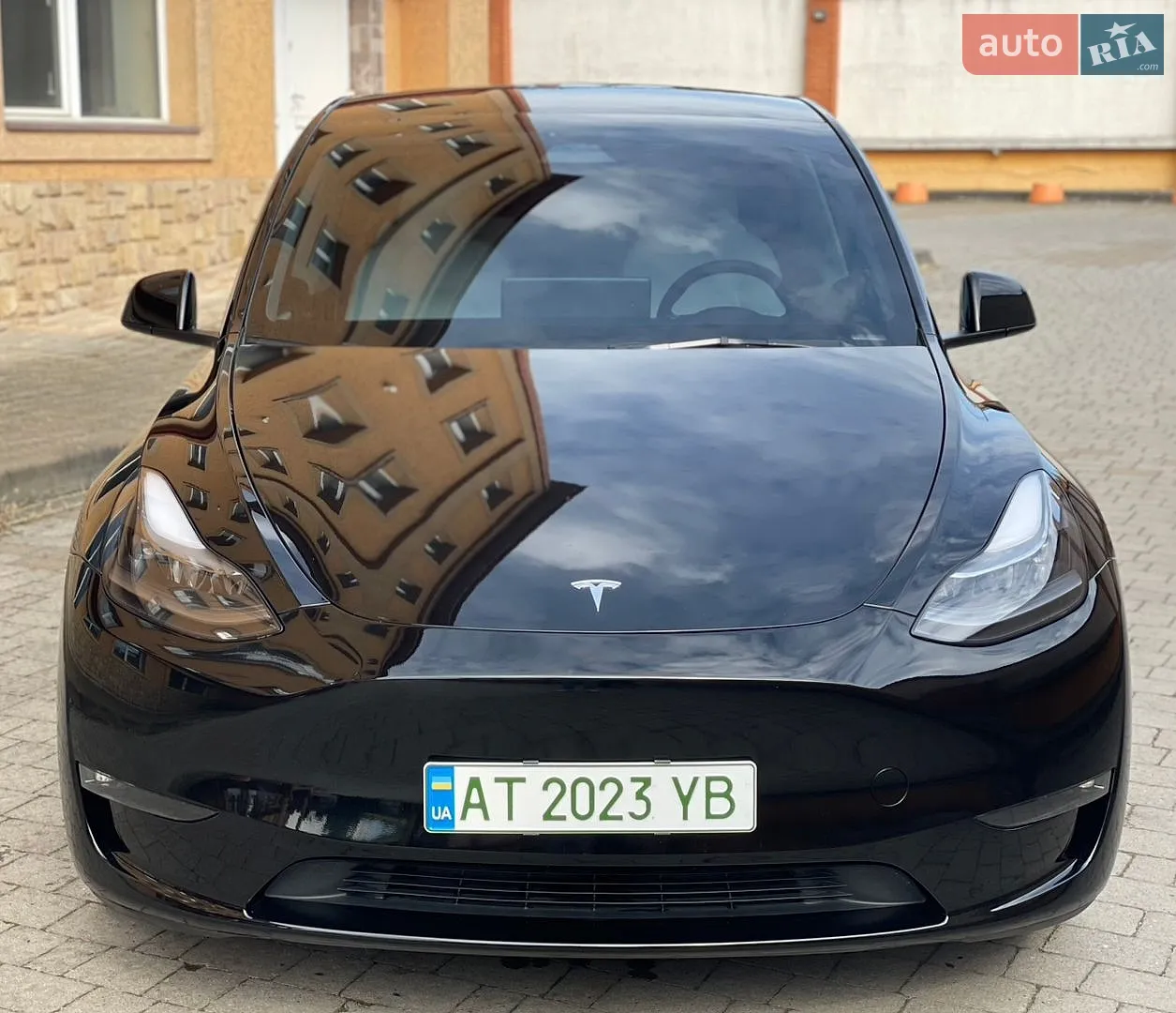 Tesla Model Y 2023 — 1