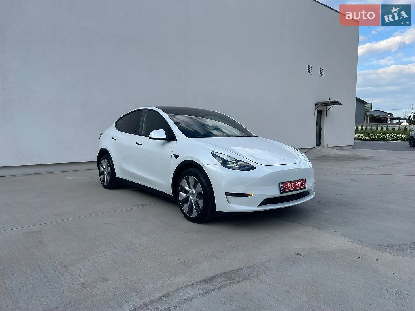 Tesla Model Y, 2023
