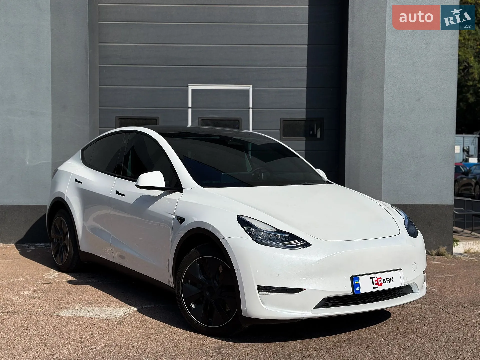 Tesla Model Y, 2022