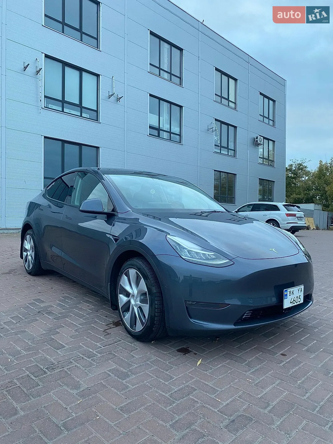 Tesla Model Y, 2022