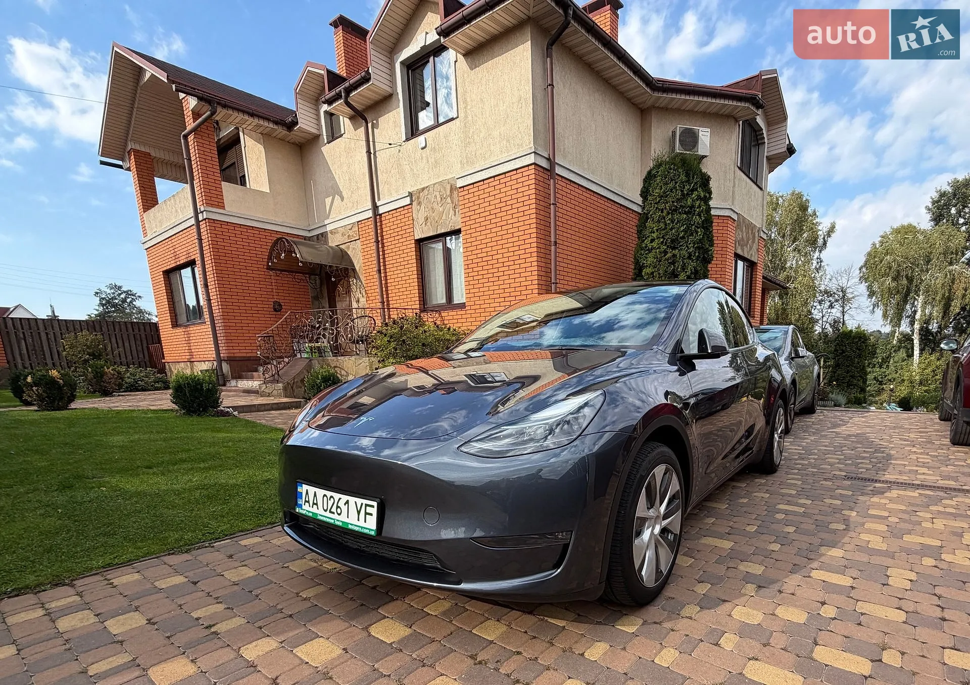 Tesla Model Y, 2023