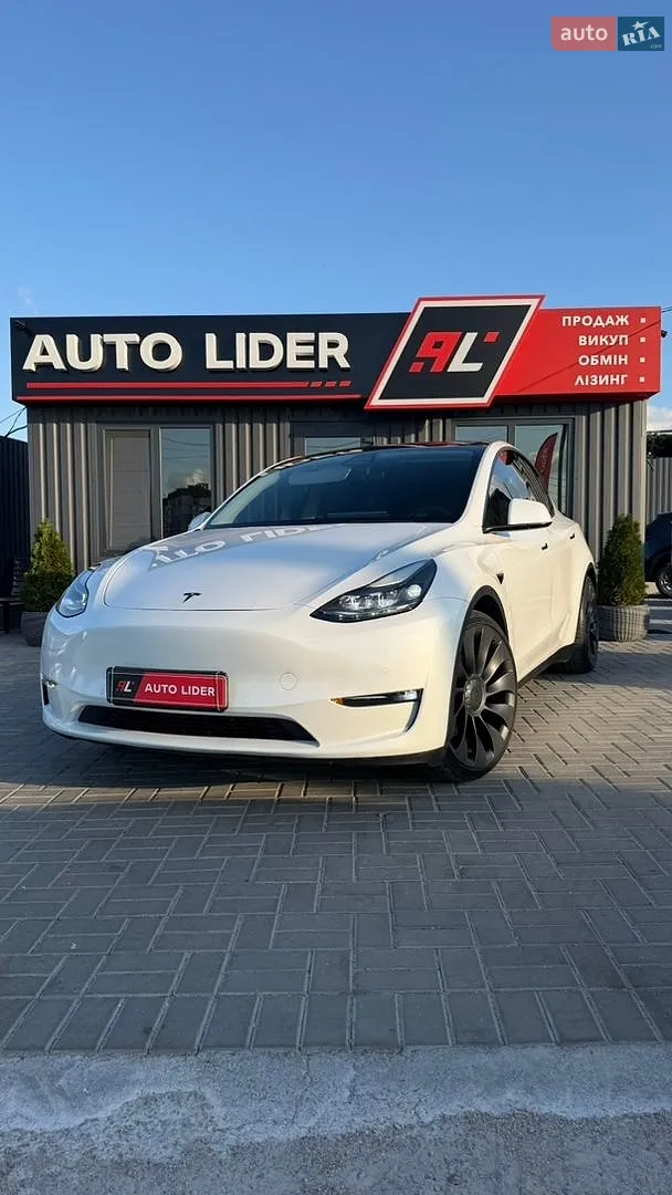 Tesla Model Y, 2022