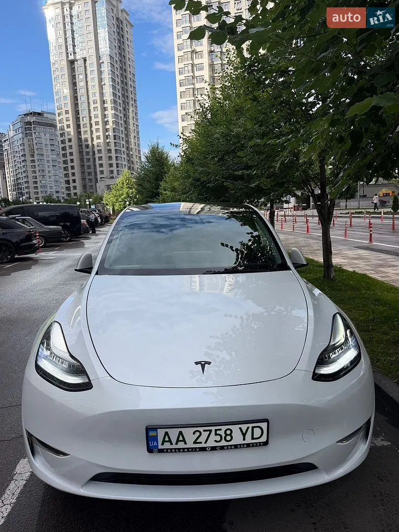 Tesla Model Y, 2022