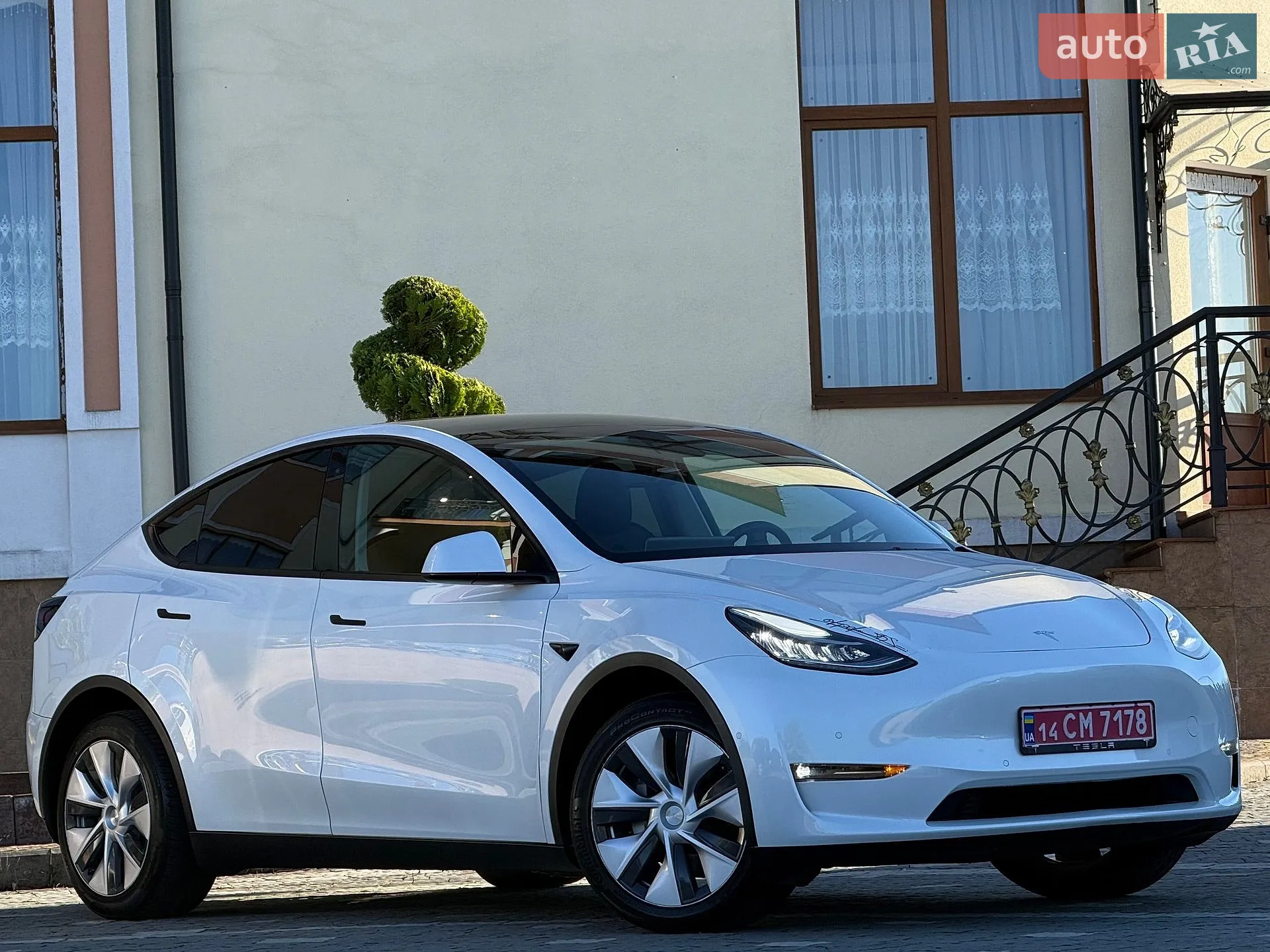 Tesla Model Y, 2021