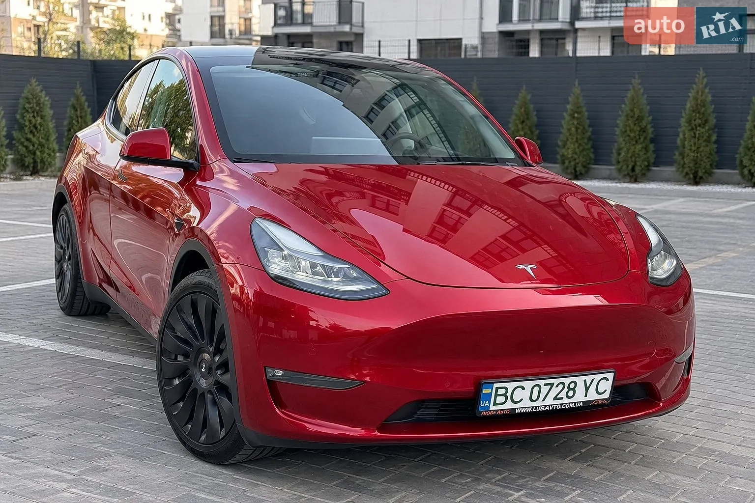 Tesla Model Y, 2024