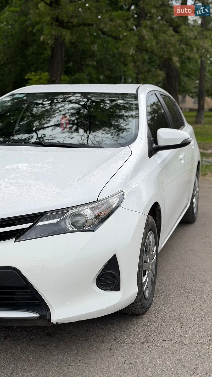 Toyota Auris, 2013