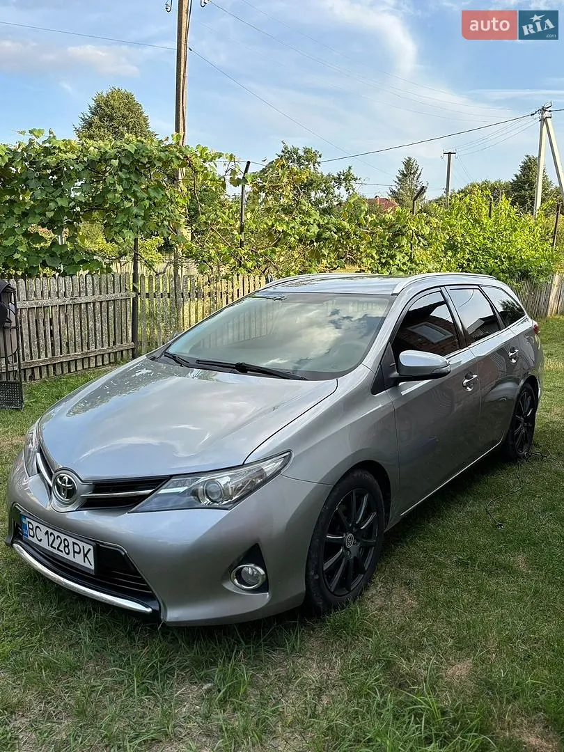 Toyota Auris, 2014