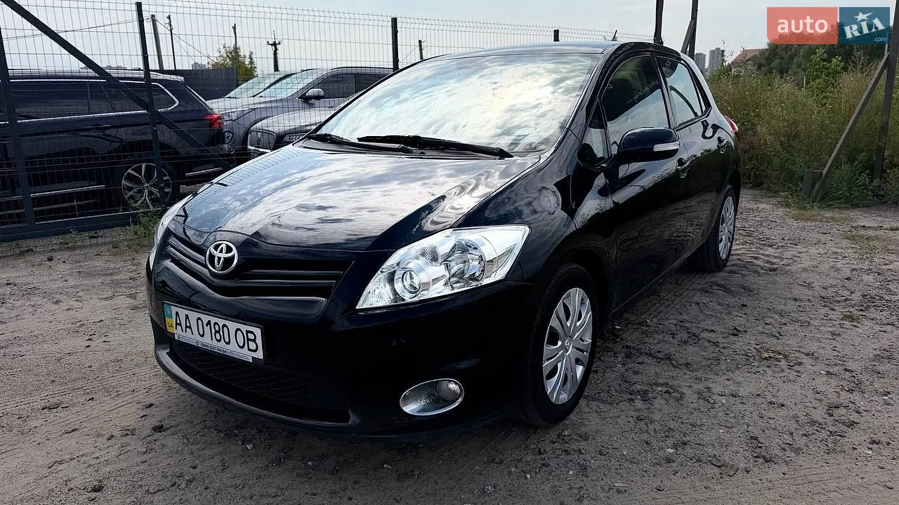 Toyota Auris, 2010