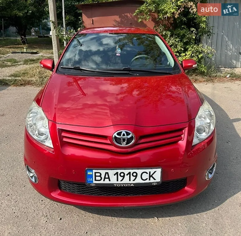 Toyota Auris, 2011