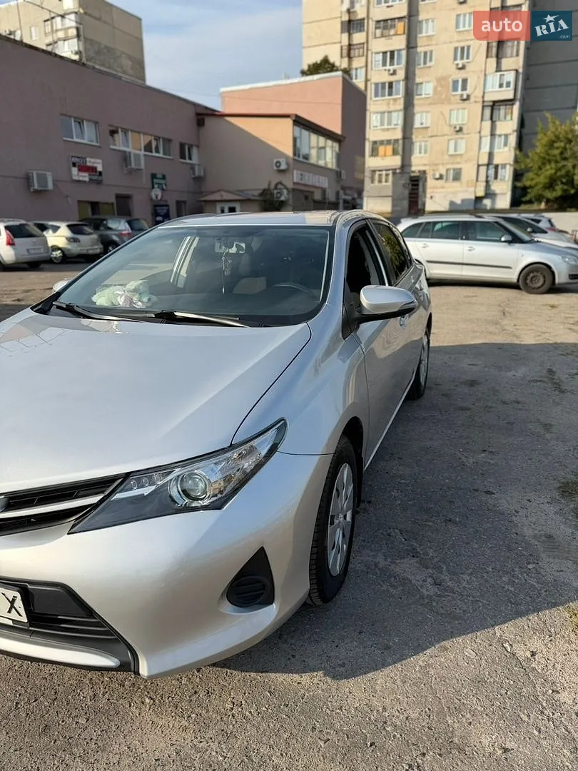 Toyota Auris, 2013