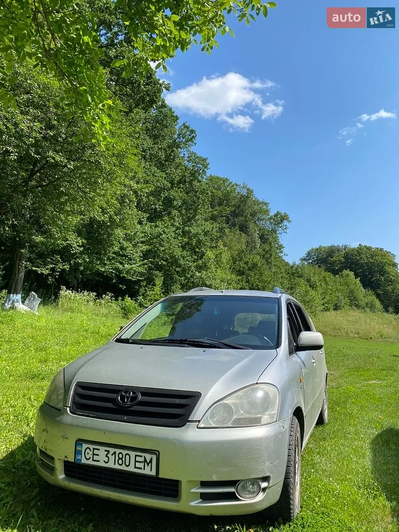 Toyota Avensis Verso, 2003