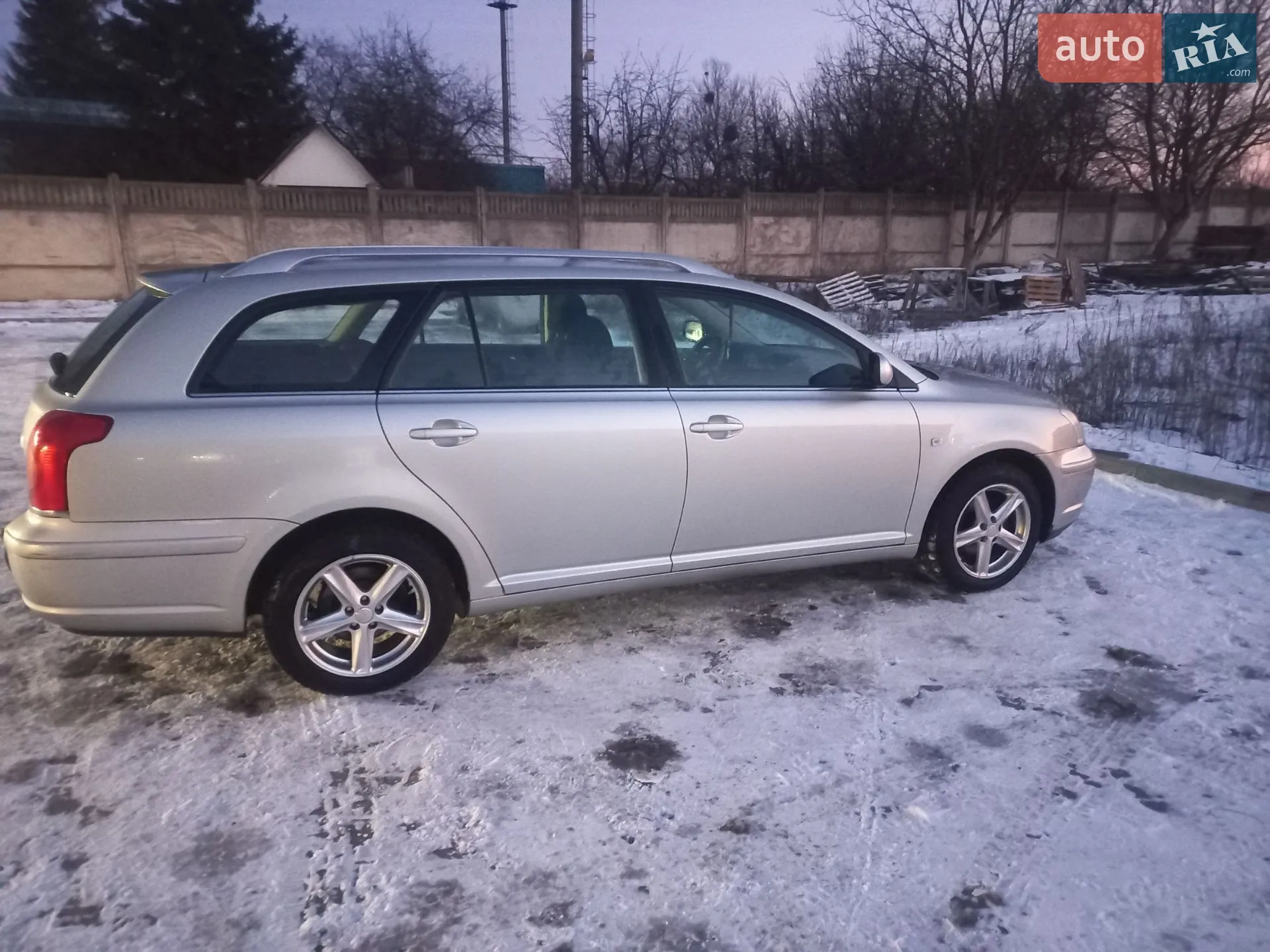 Toyota Avensis, 2004