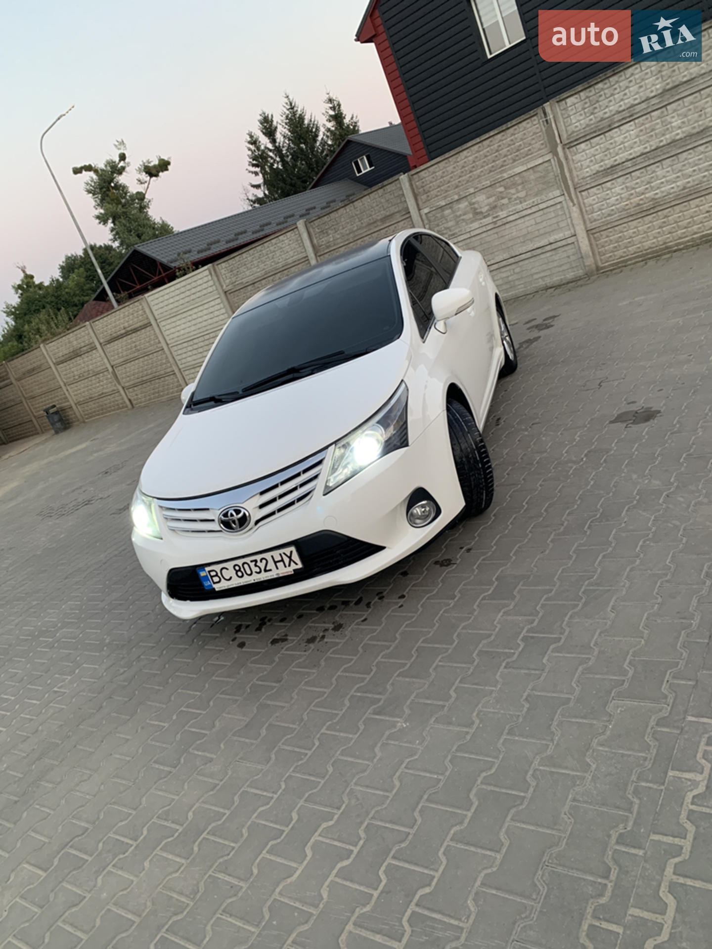 Toyota Avensis, 2012