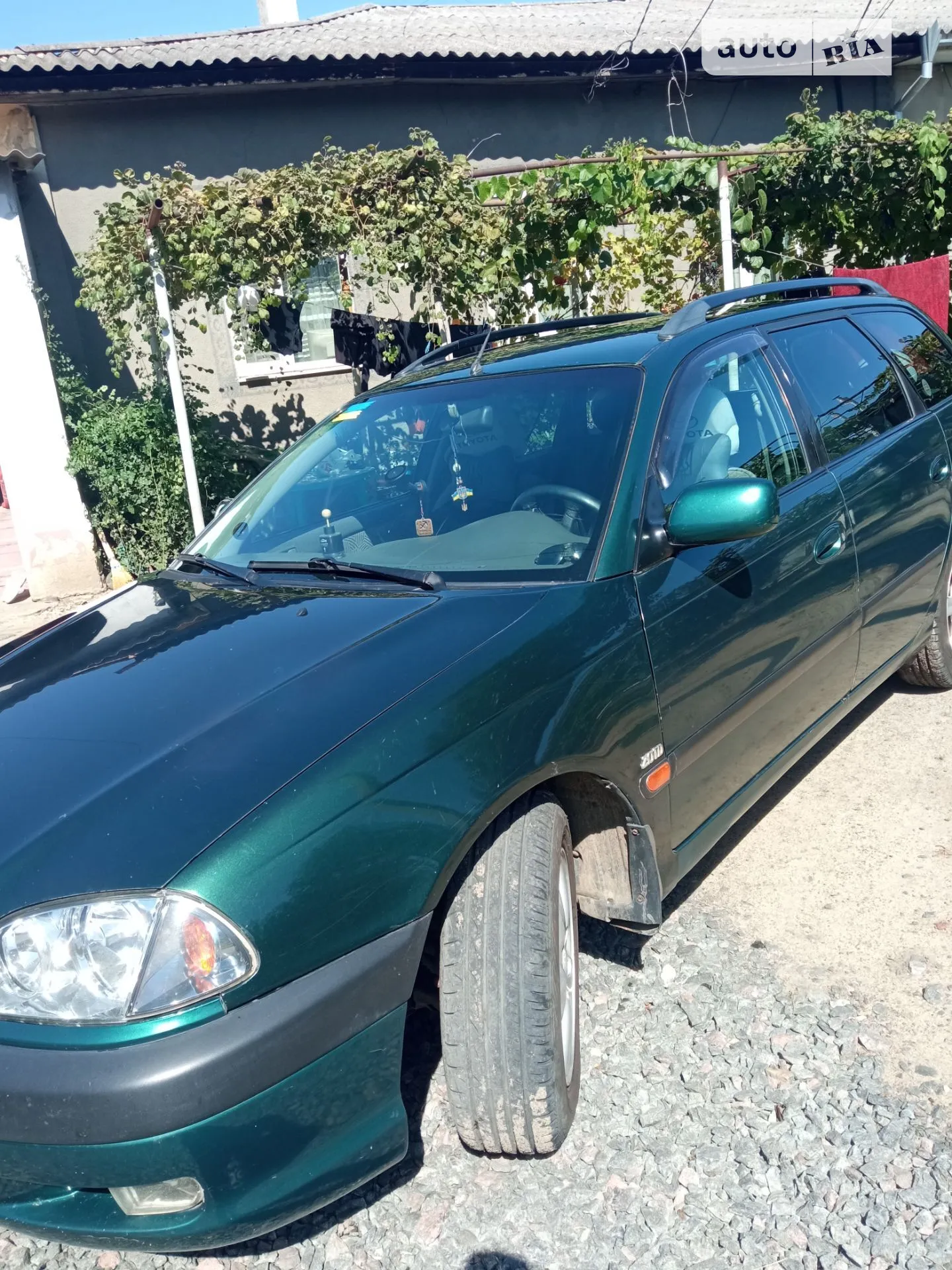 Toyota Avensis, 1998