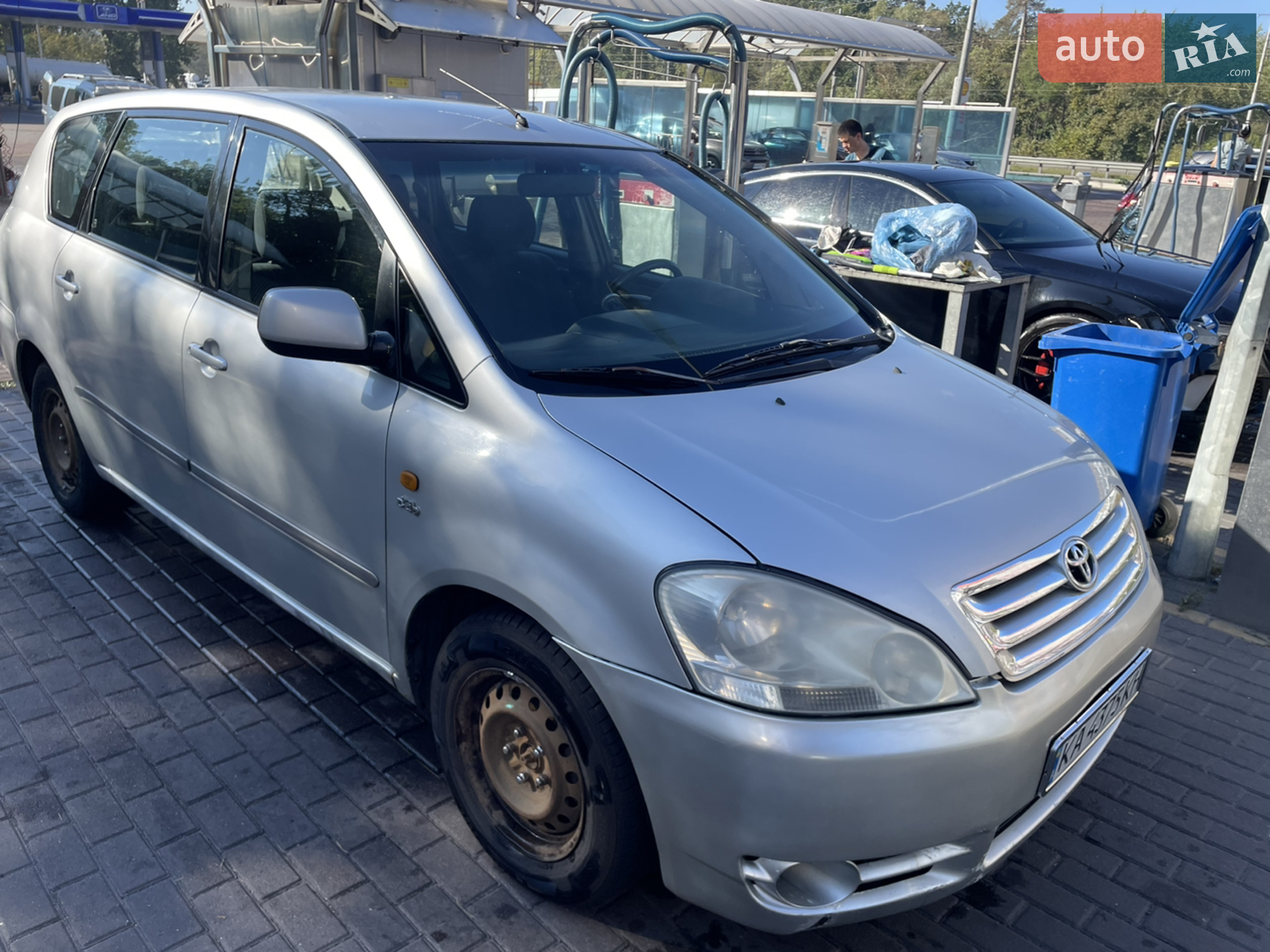 Toyota Avensis, 2001
