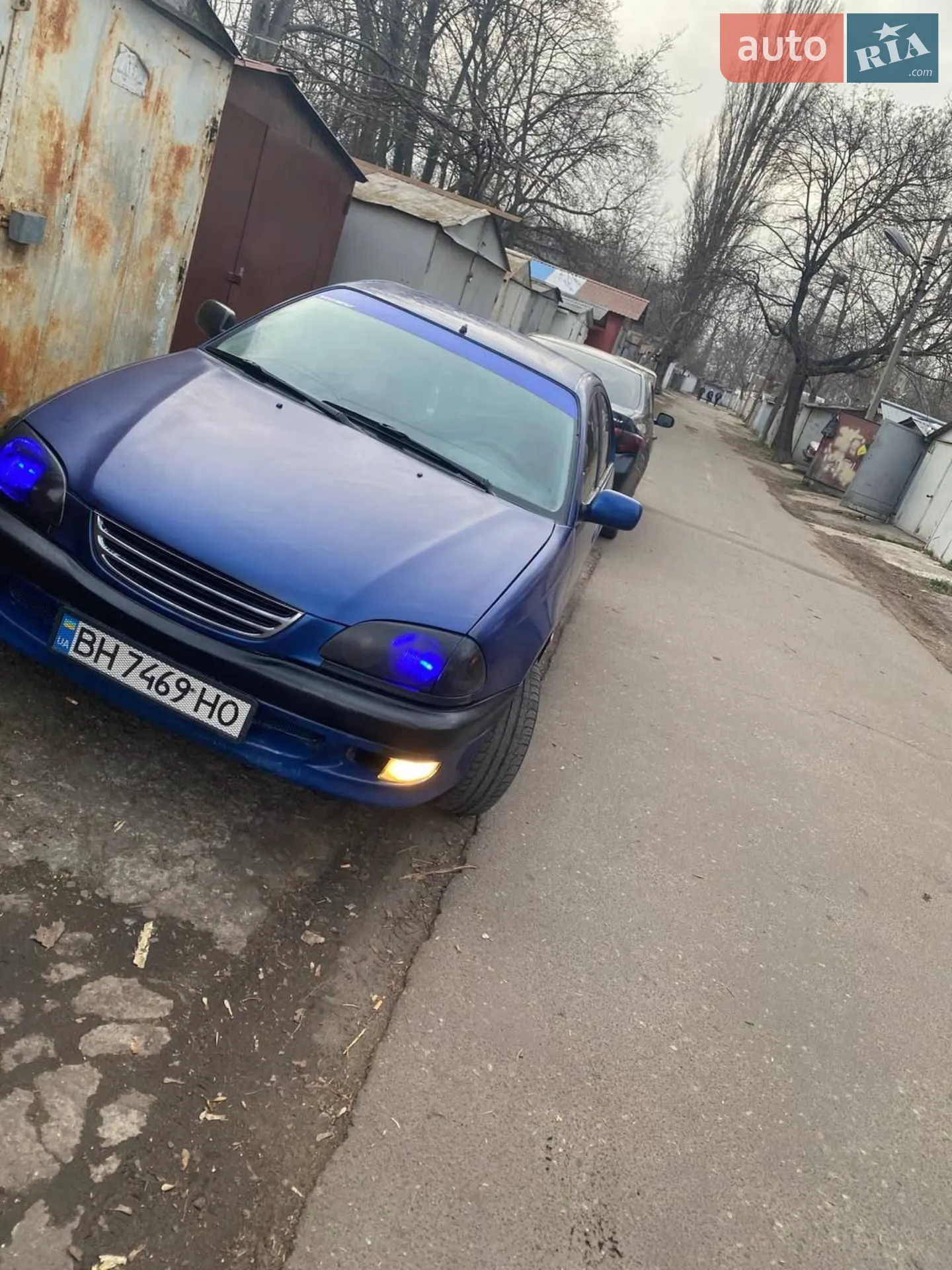 Toyota Avensis, 1999