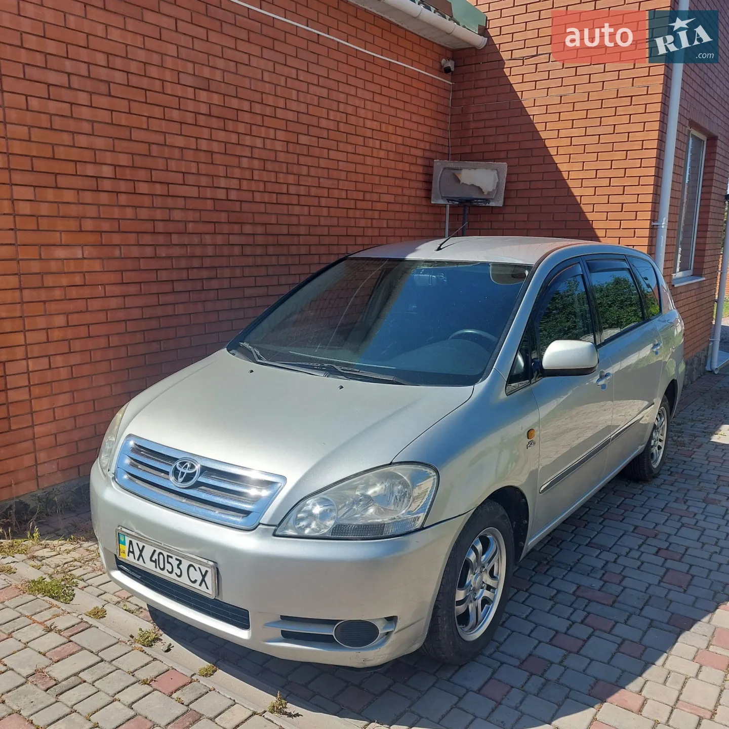 Toyota Avensis, 2002