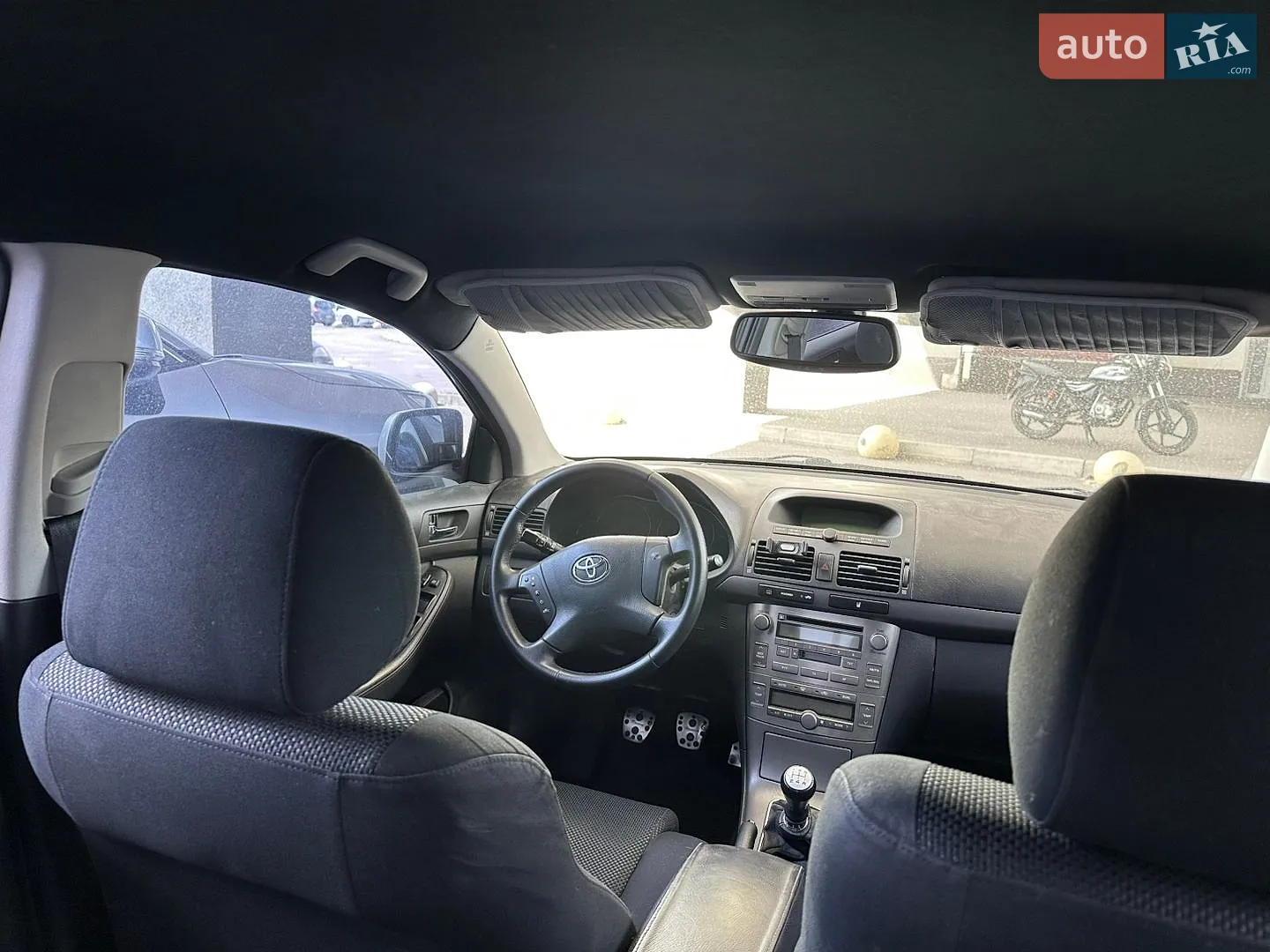 Toyota Avensis, 2004