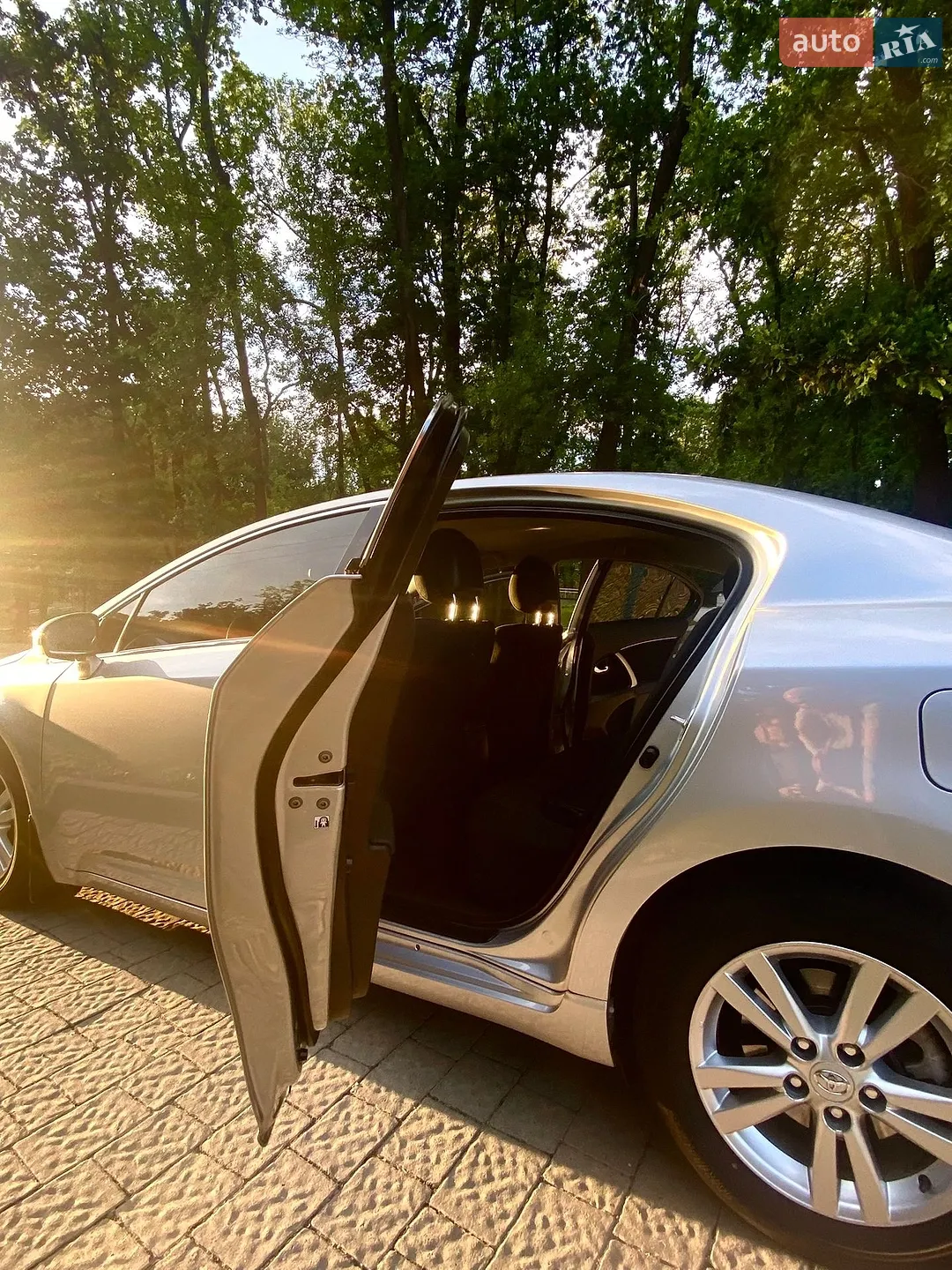 Toyota Avensis, 2012