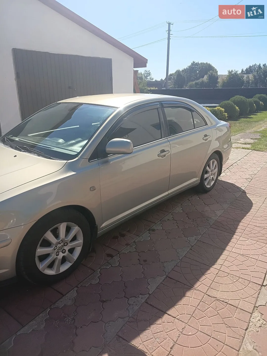 Toyota Avensis, 2004