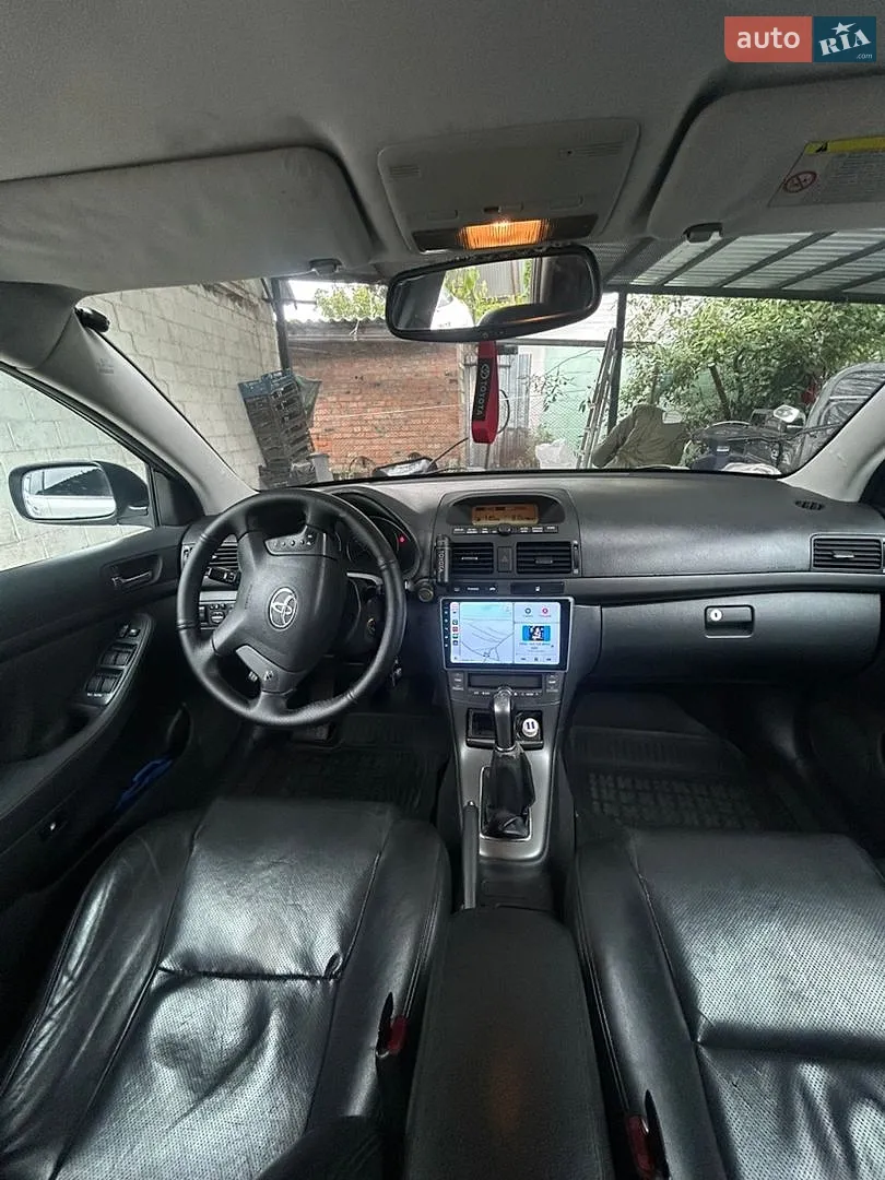 Toyota Avensis, 2004