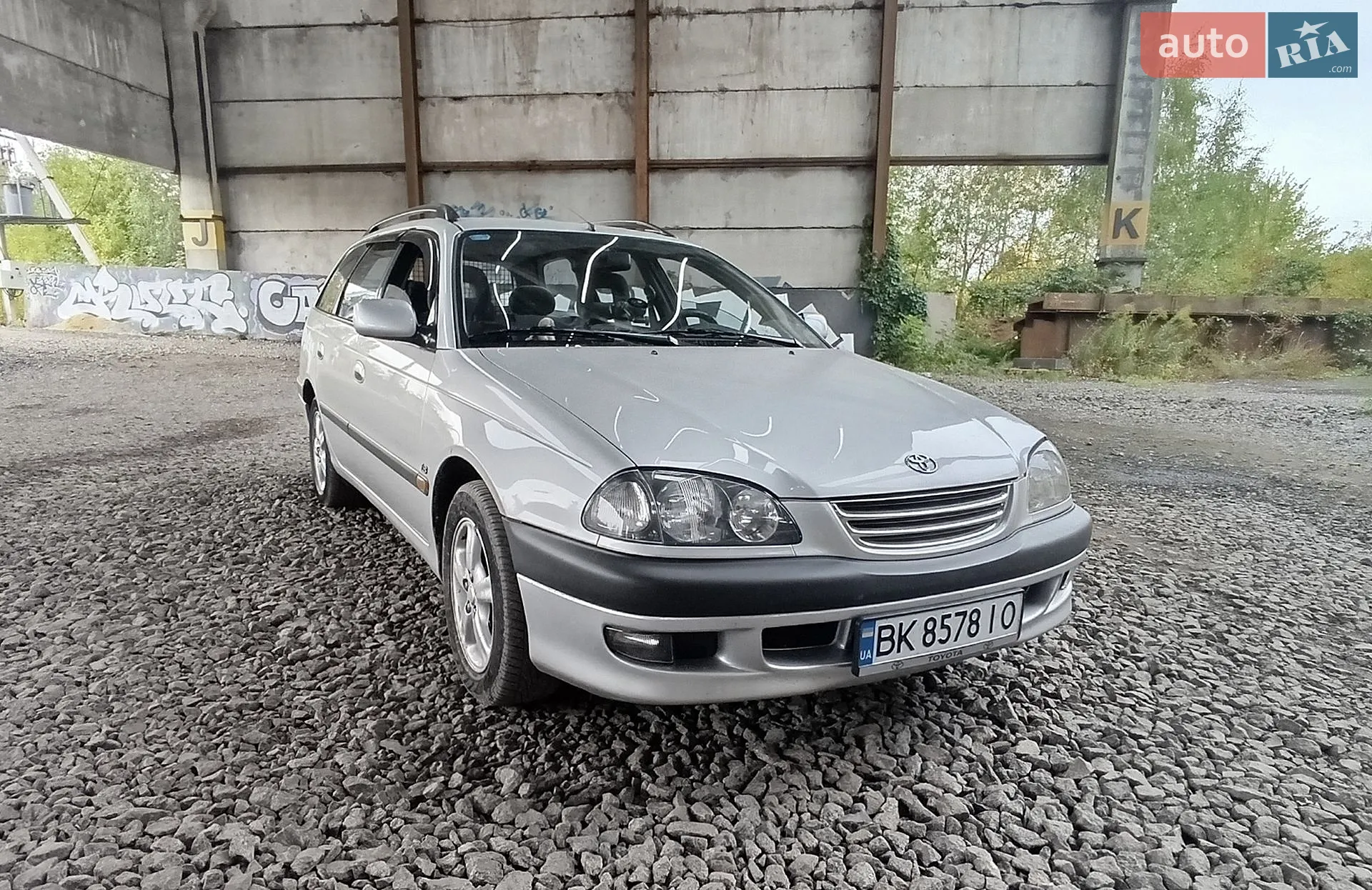 Toyota Avensis, 2001