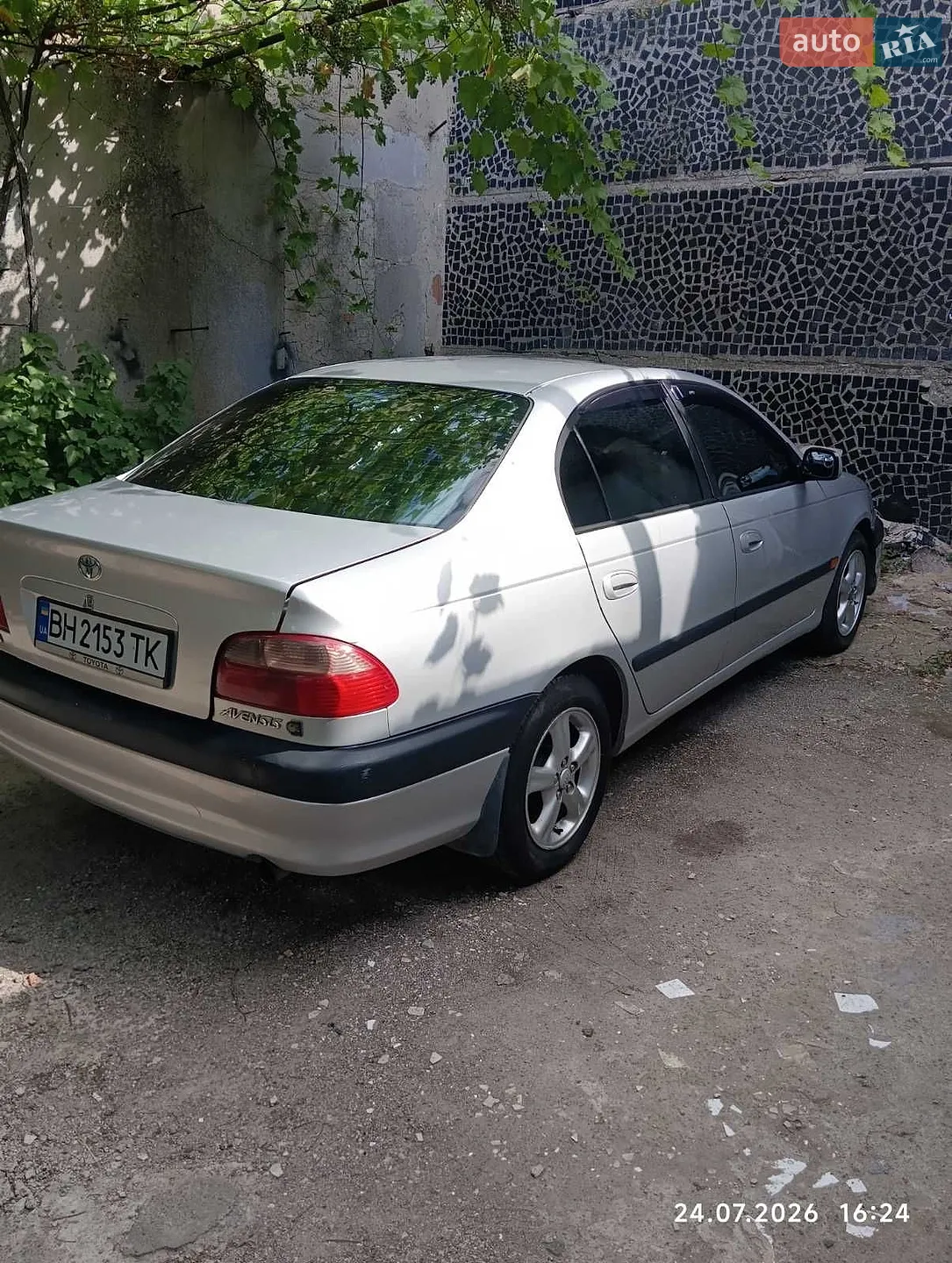 Toyota Avensis, 2002