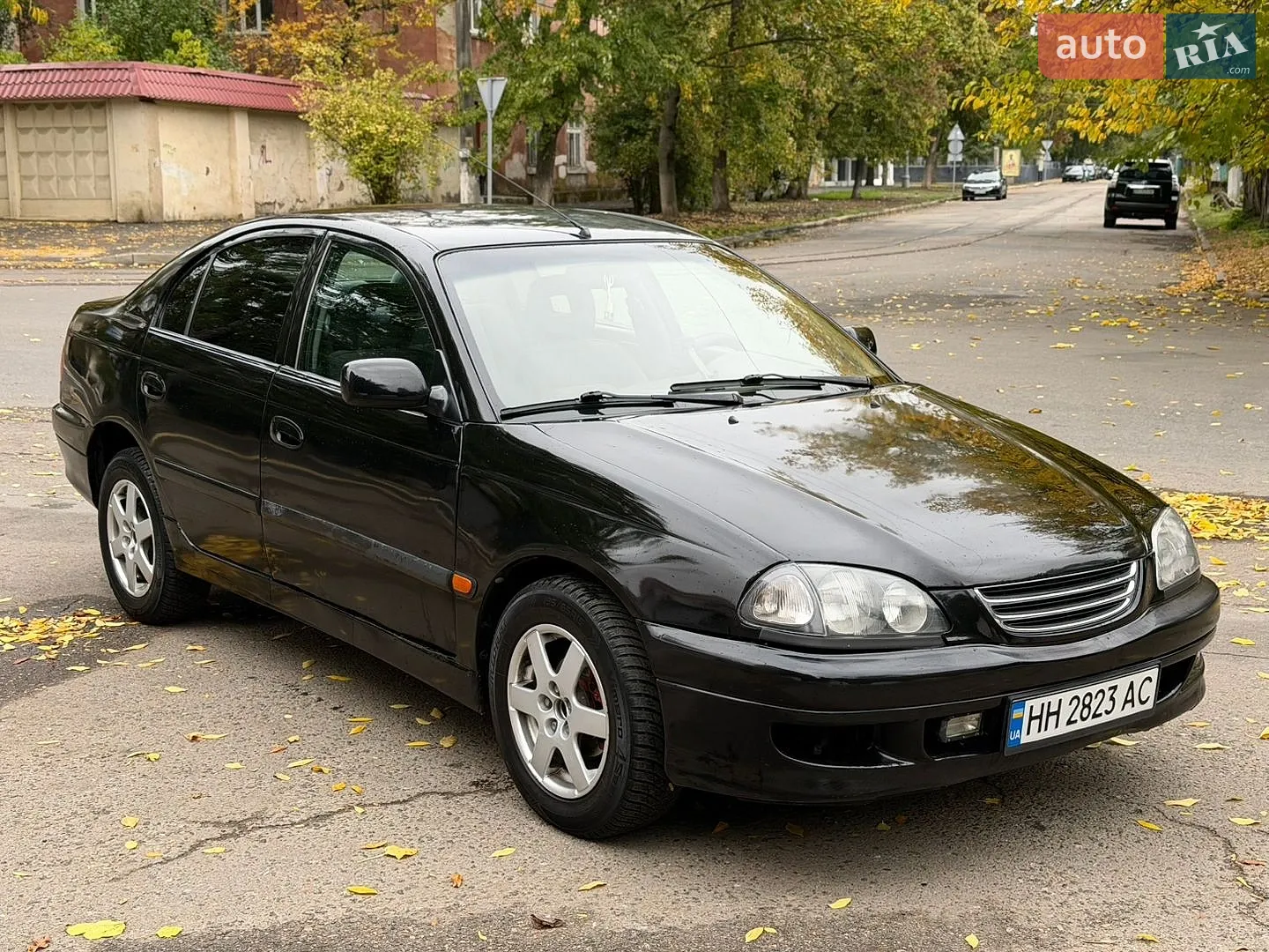 Toyota Avensis, 1998