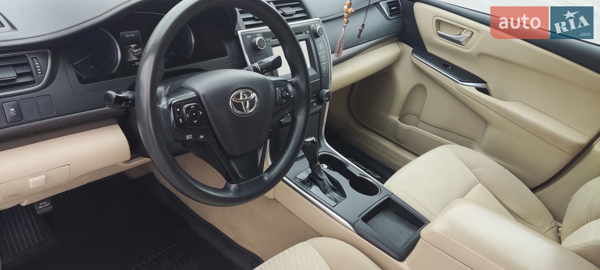 Toyota Camry, 2016