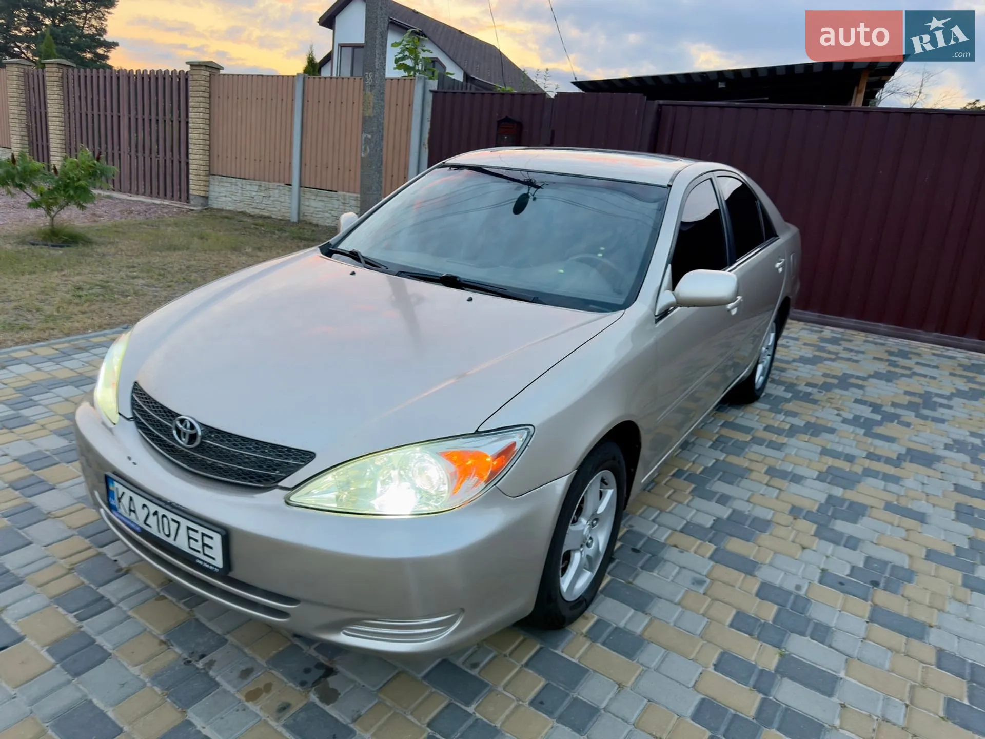 Toyota Camry, 2004