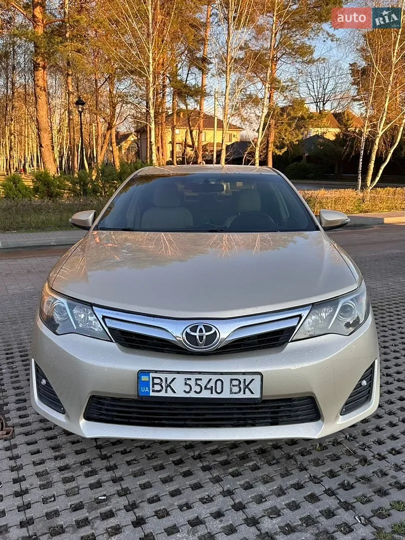 Toyota Camry, 2011