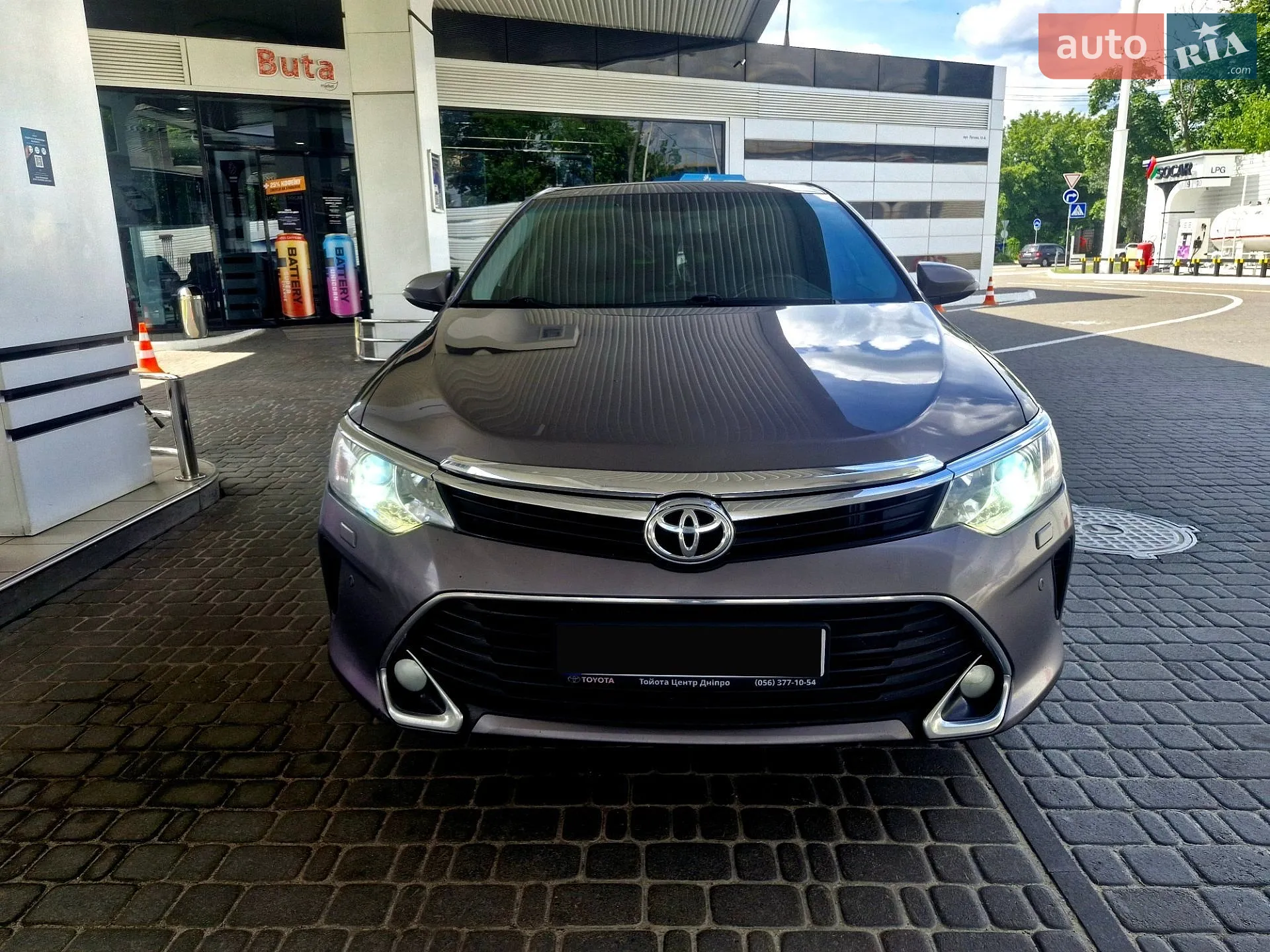 Toyota Camry, 2016