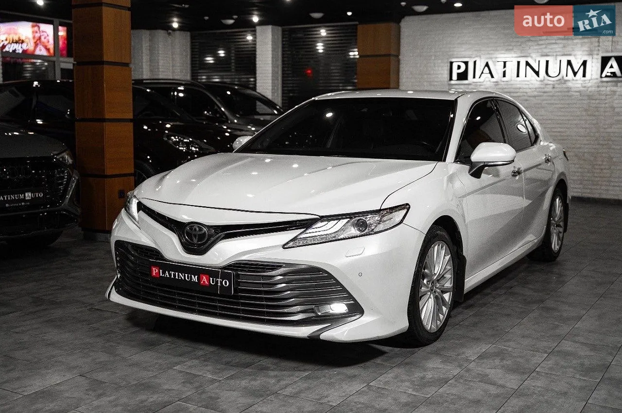 Toyota Camry, 2018