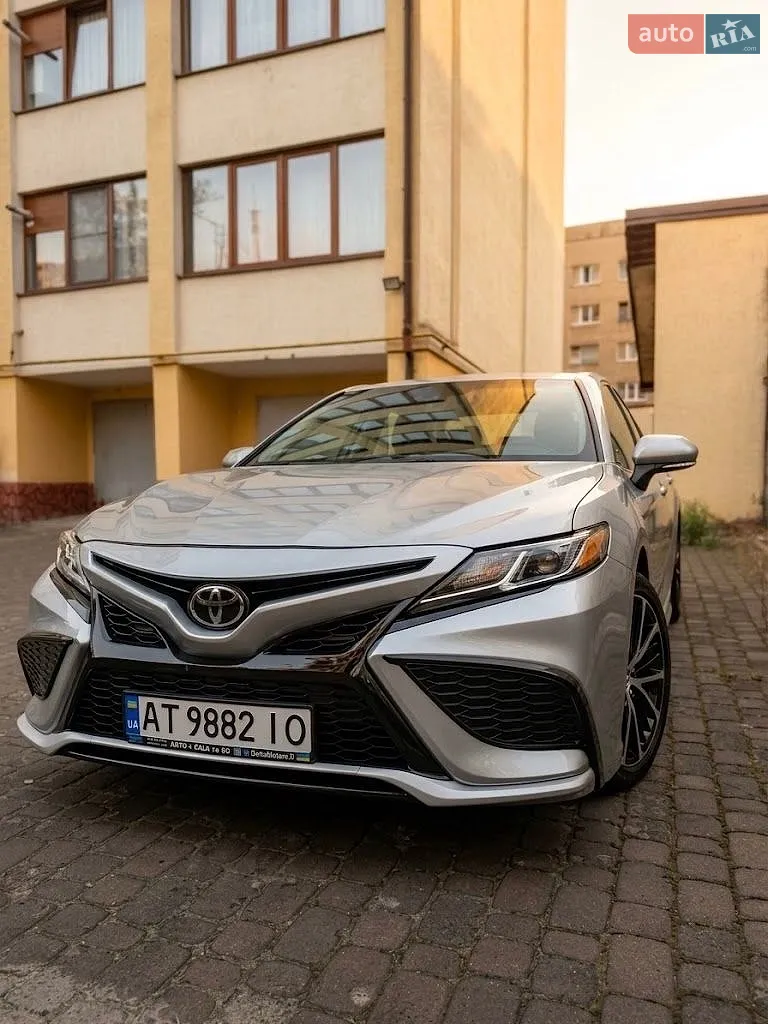 Toyota Camry, 2018