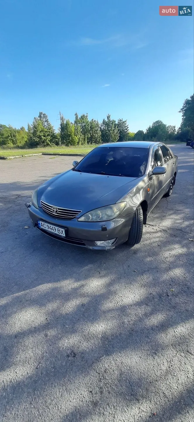 Toyota Camry, 2004