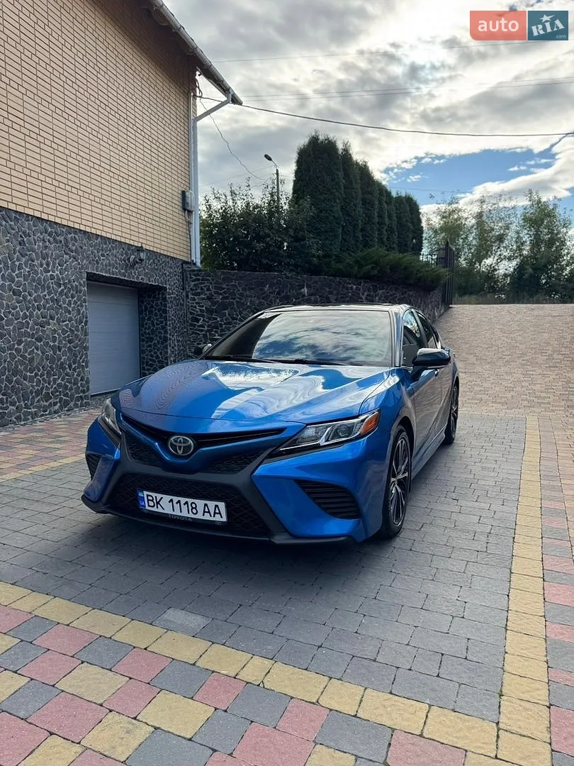 Toyota Camry, 2018