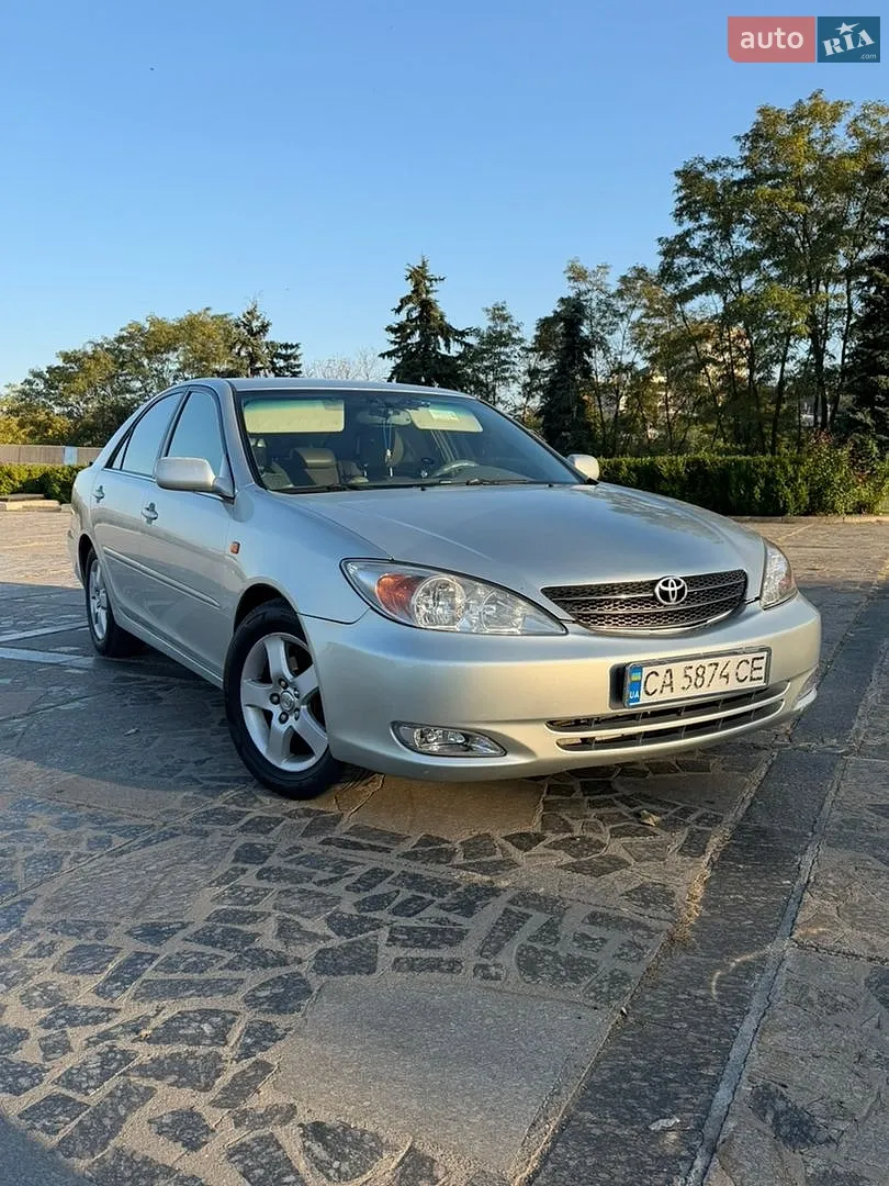 Toyota Camry, 2004