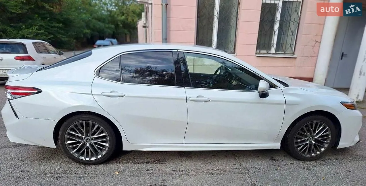 Toyota Camry, 2018