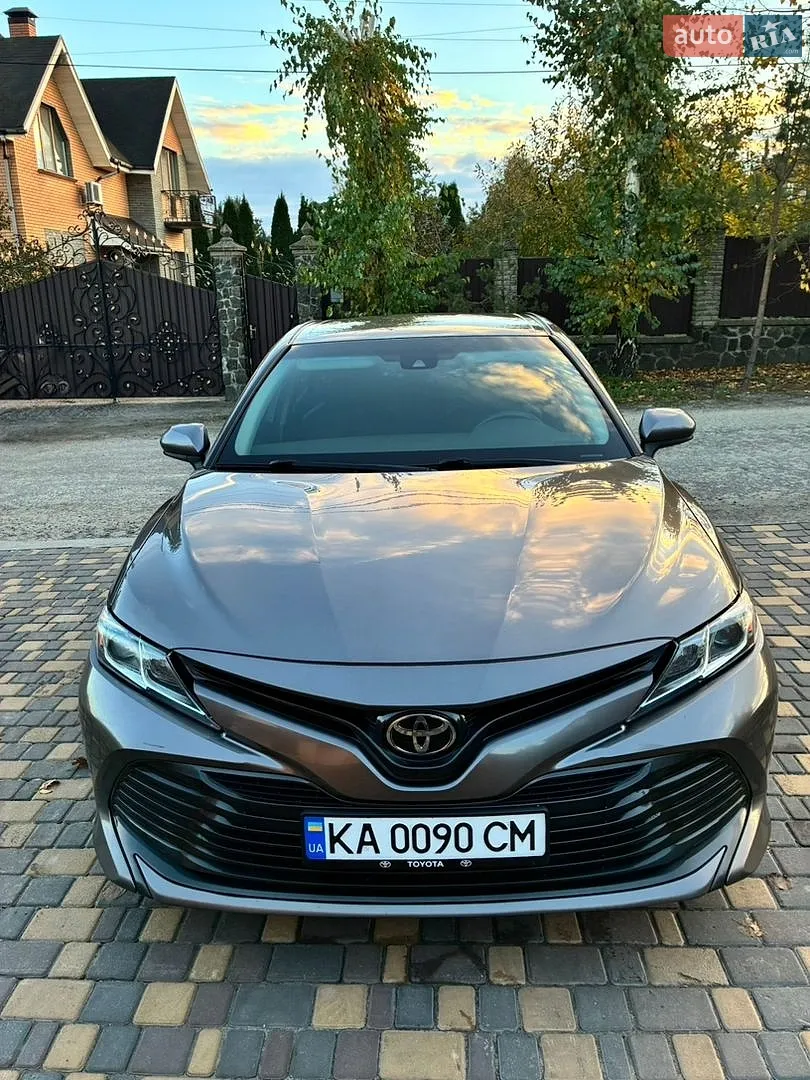Toyota Camry, 2018