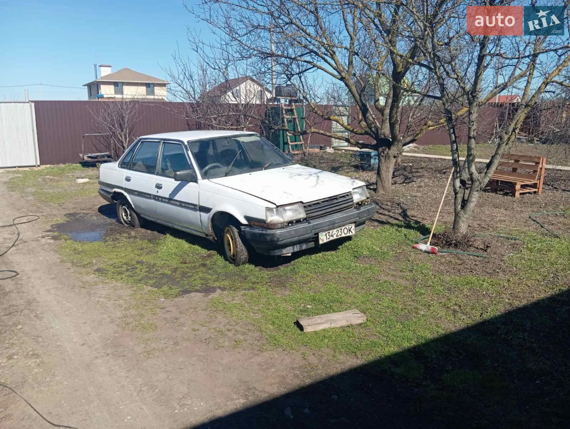 Toyota Carina, 1984