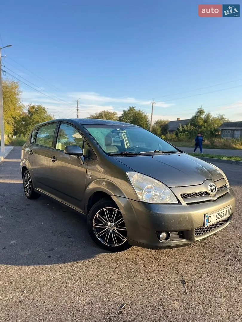 Toyota Corolla Verso, 2004