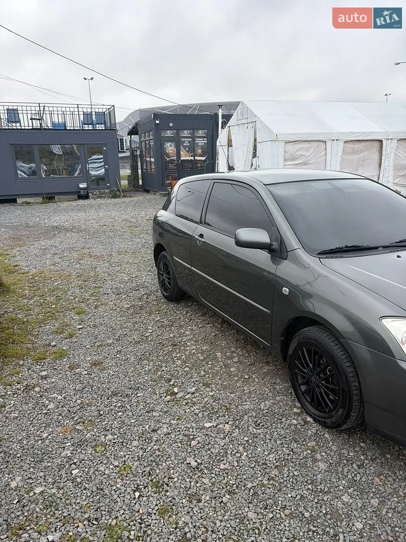 Toyota Corolla, 2004