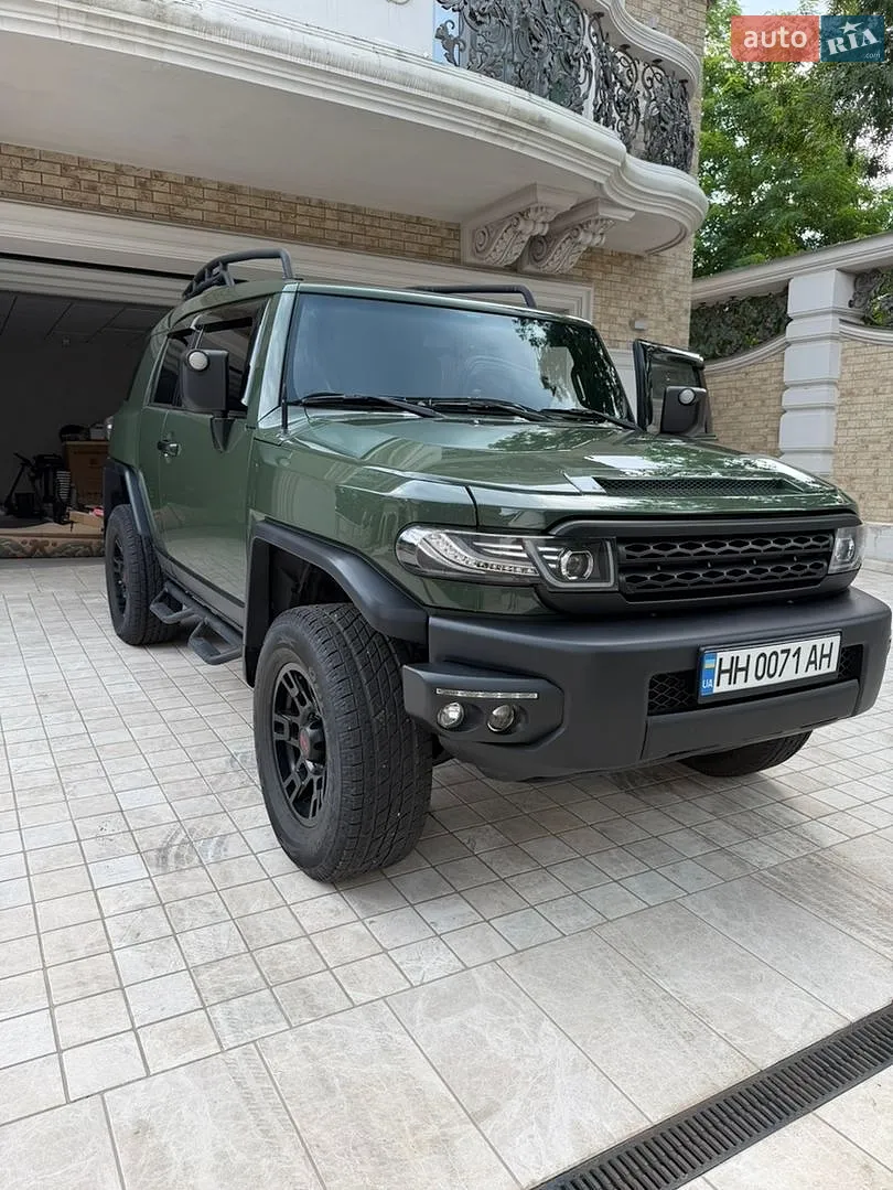 Toyota FJ Cruiser, 2011