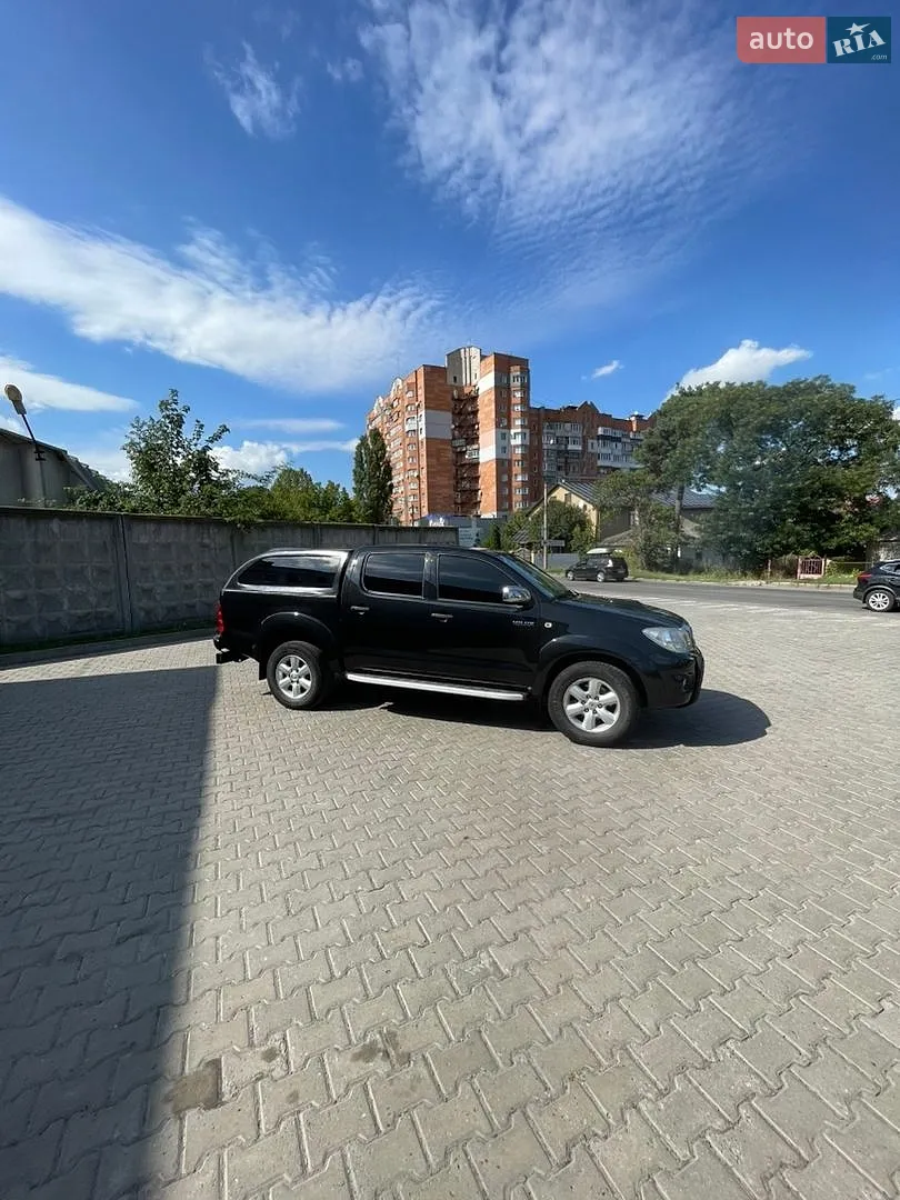 Toyota Hilux, 2011