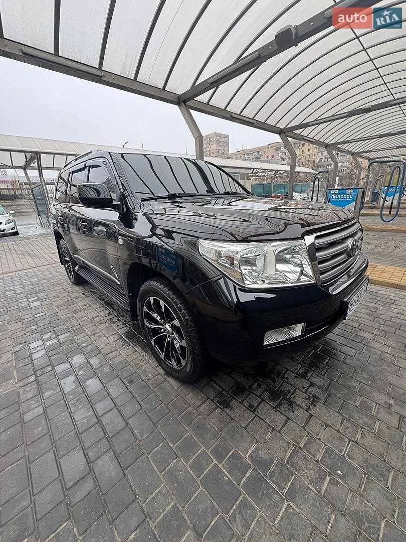 Toyota Land Cruiser, 2011