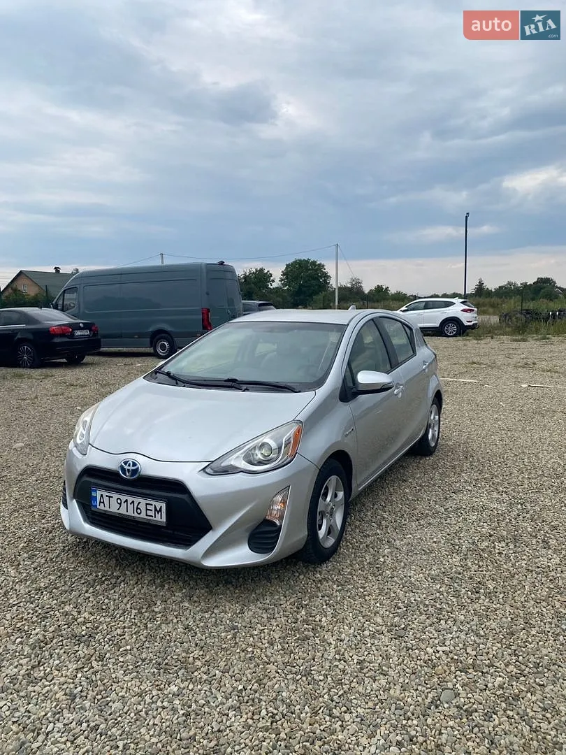 Toyota Prius C, 2015